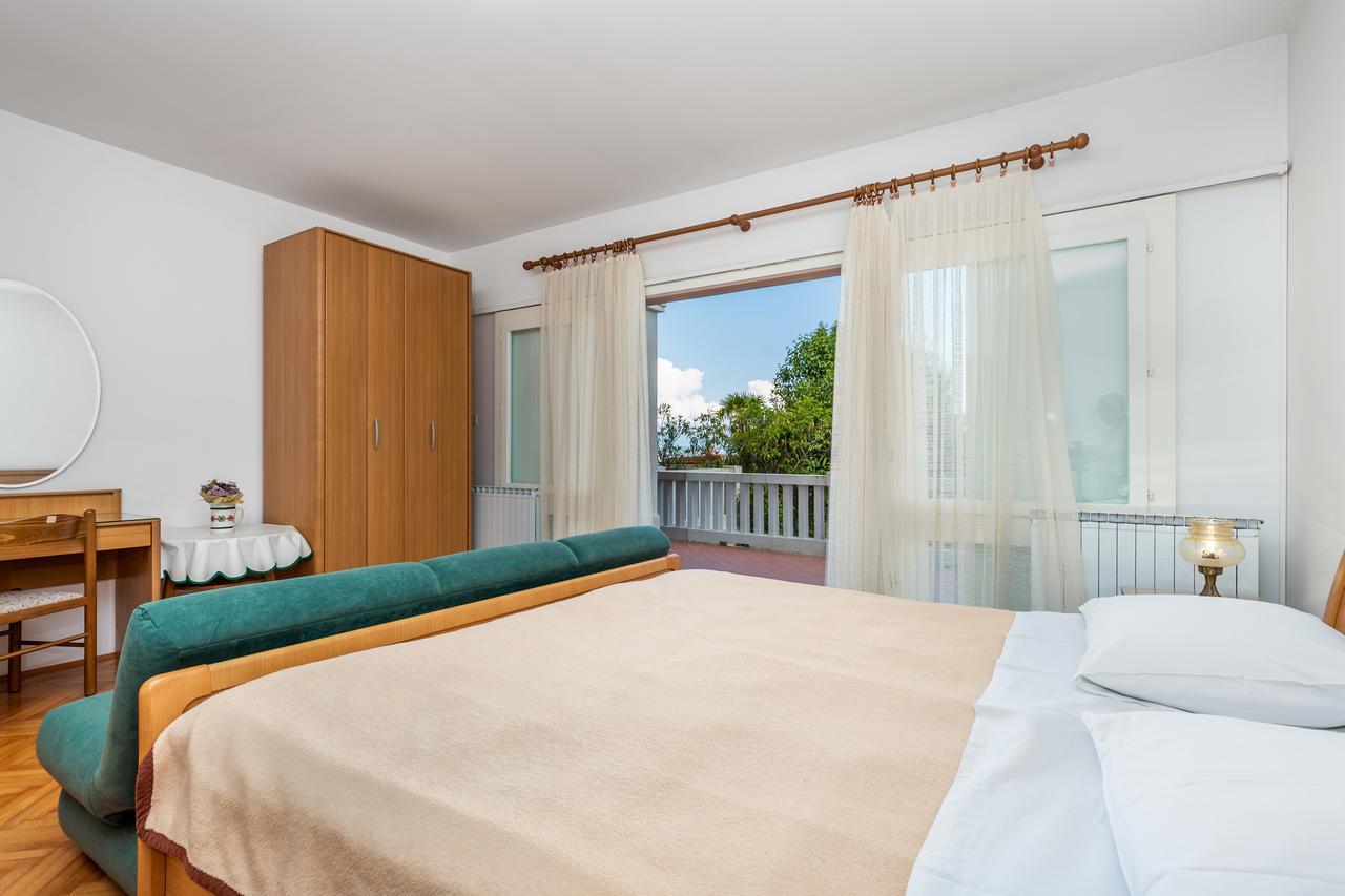 Rona Apartments Ani Ičići Exterior foto