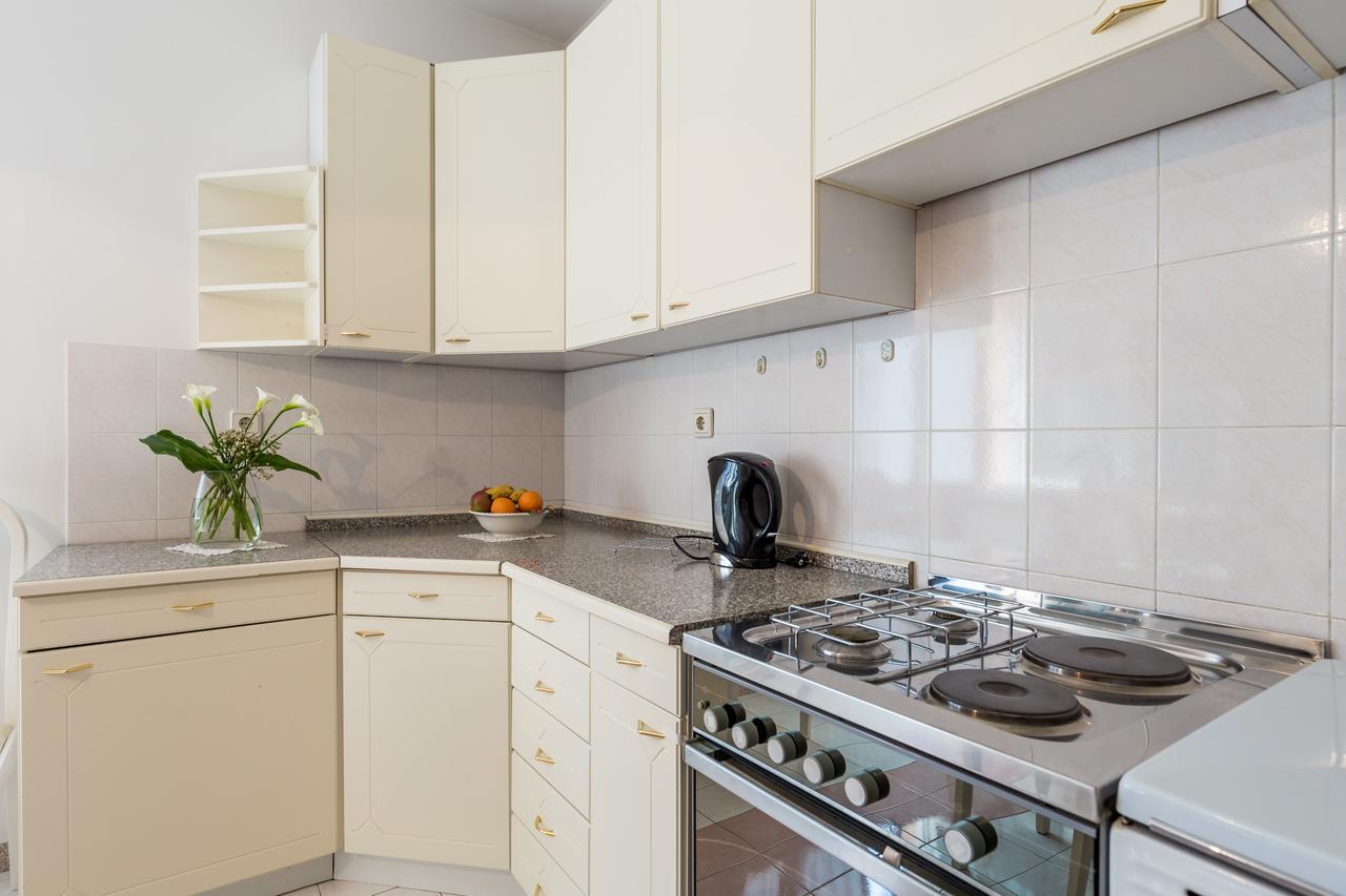 Rona Apartments Ani Ičići Exterior foto