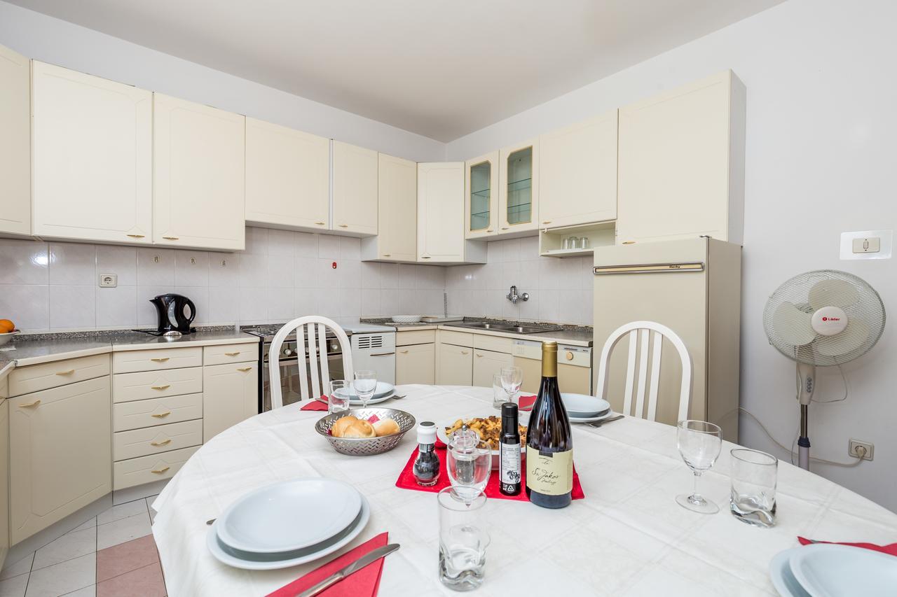 Rona Apartments Ani Ičići Exterior foto