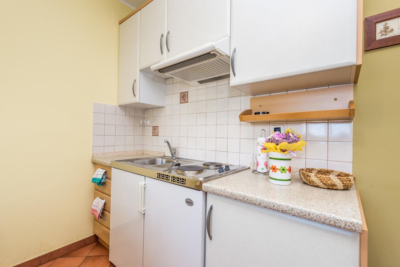 Rona Apartments Ani Ičići Exterior foto