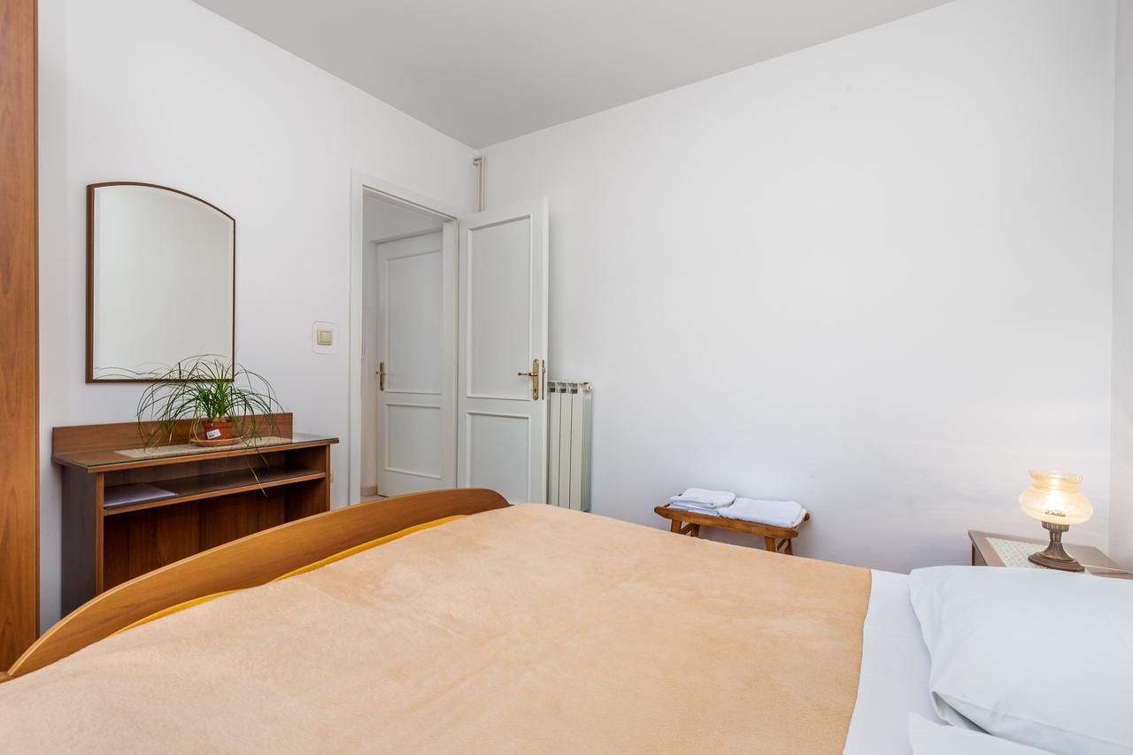 Rona Apartments Ani Ičići Exterior foto