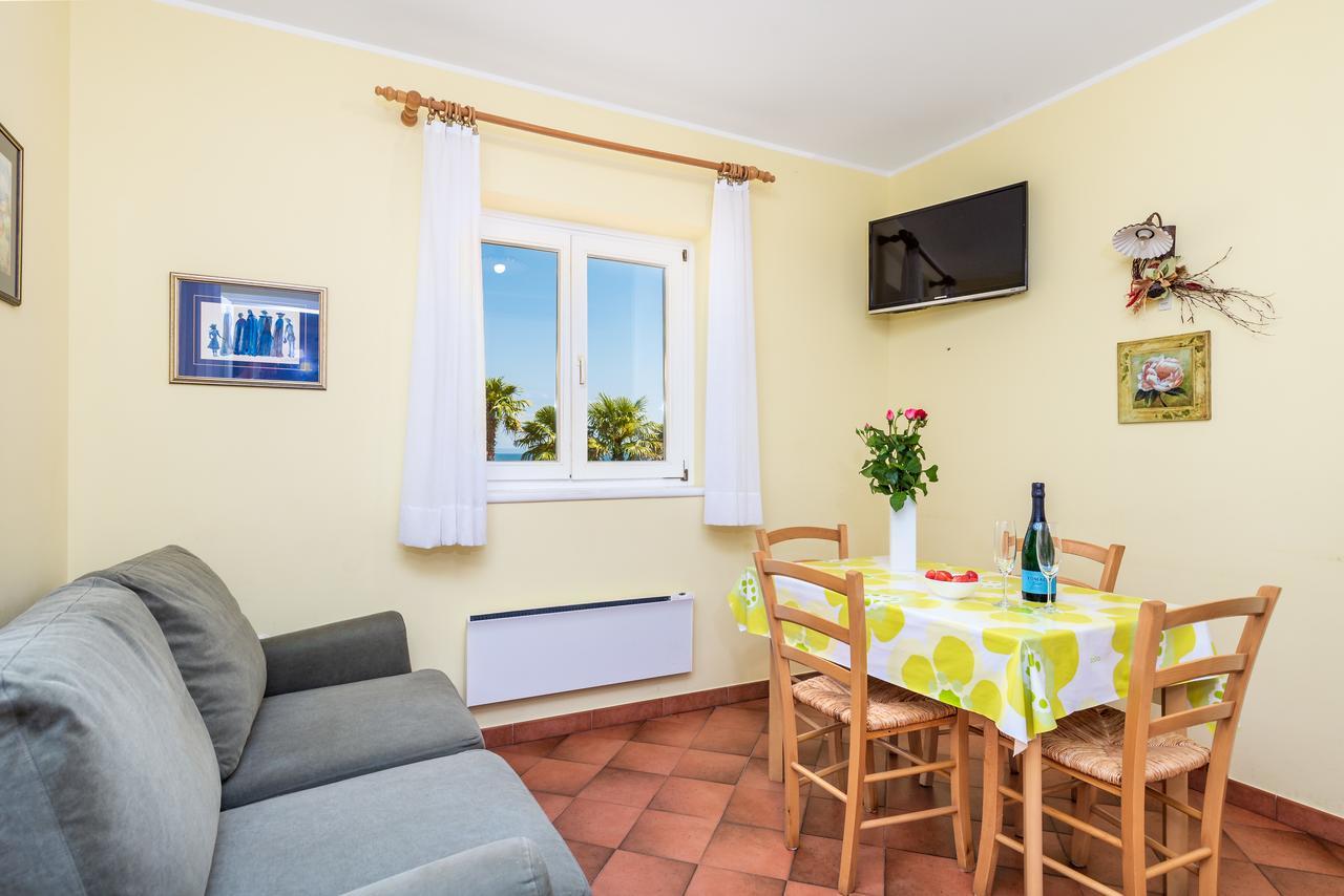 Rona Apartments Ani Ičići Exterior foto