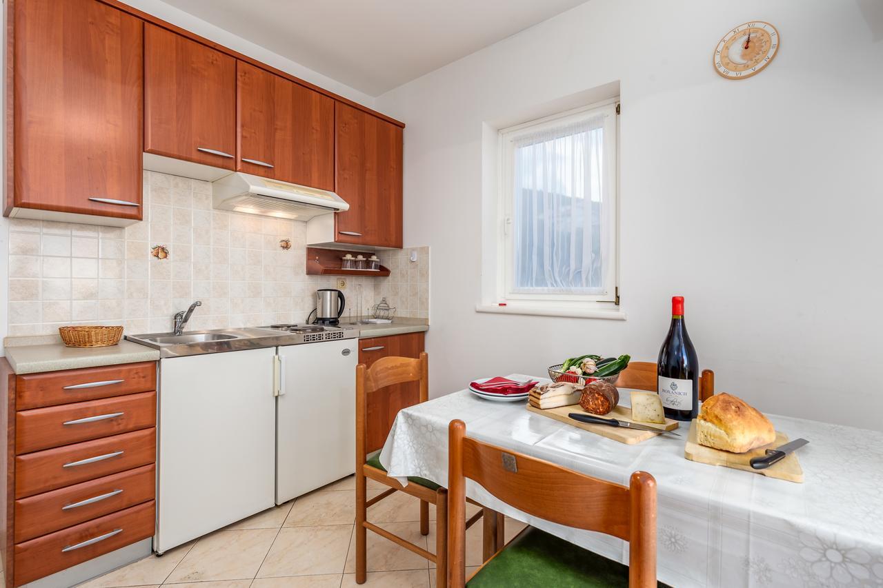 Rona Apartments Ani Ičići Exterior foto